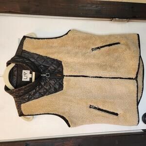 LIV Outdoor Women's Quilted and Sherpa Fleece Vest- Medium